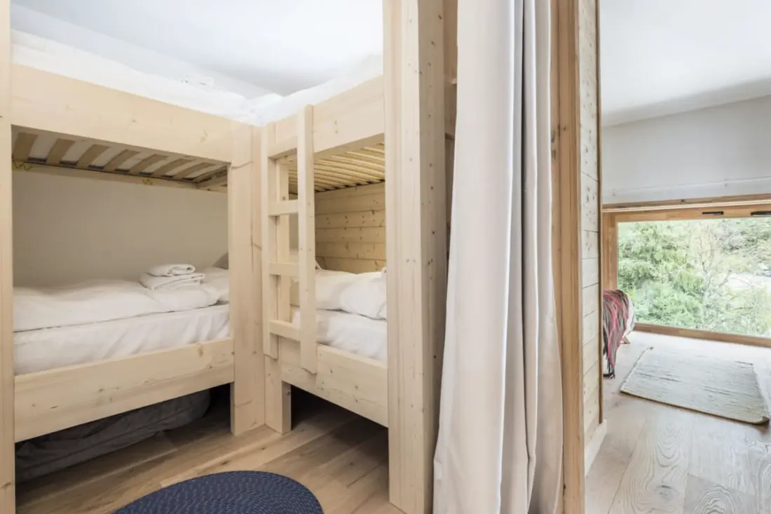 Duplex Rénové Avec Balcon Et Parking à Argentiere
