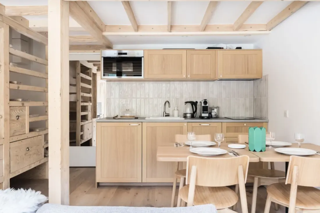 Duplex Rénové Avec Balcon Et Parking à Argentiere