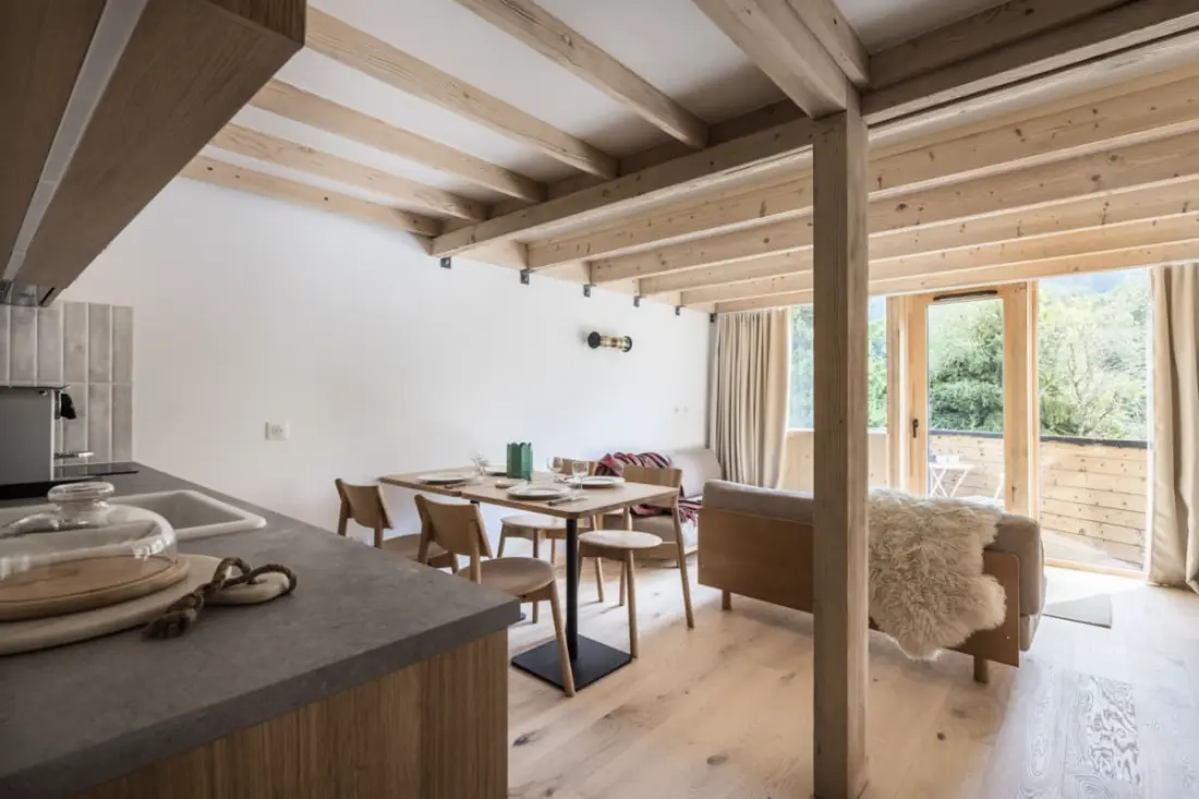 Duplex Rénové Avec Balcon Et Parking à Argentiere