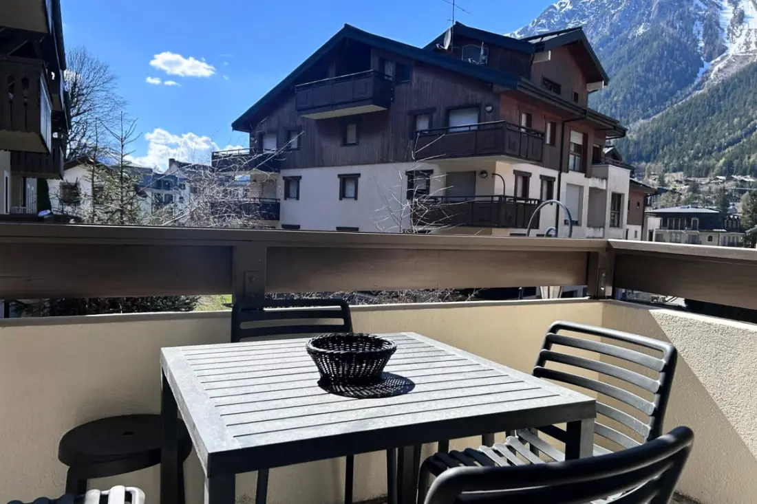 Résidence La Ginabelle Avec Piscine &amp; Balcon.