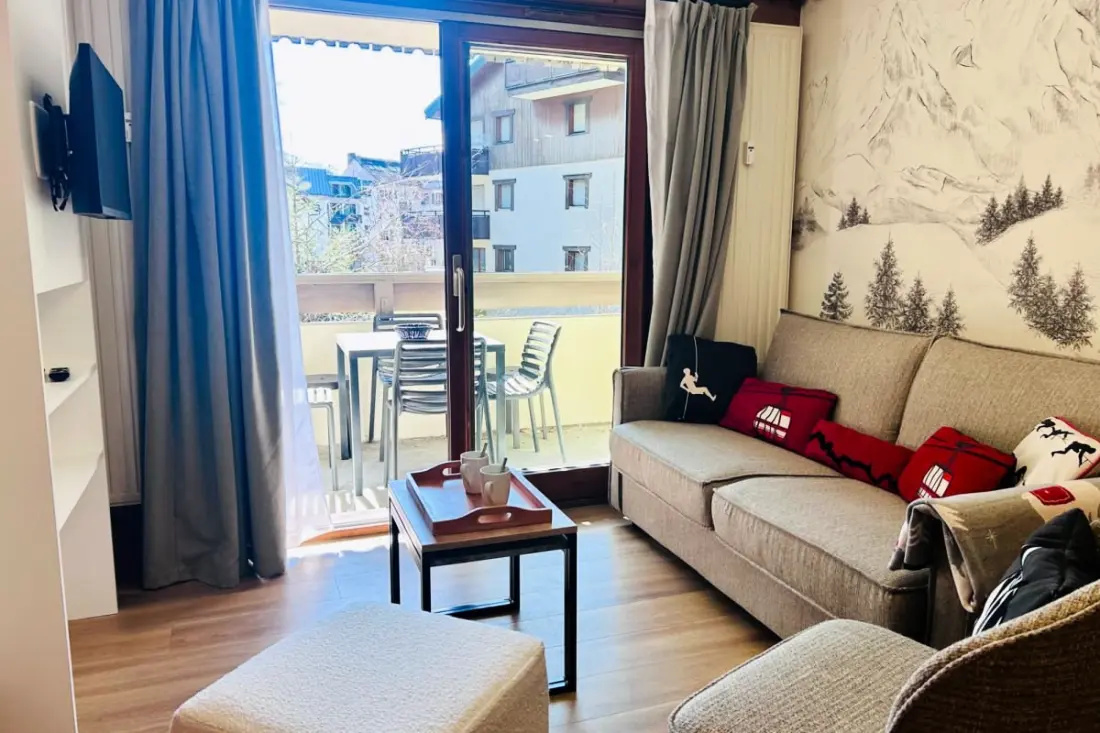 Résidence La Ginabelle Avec Piscine &amp; Balcon.