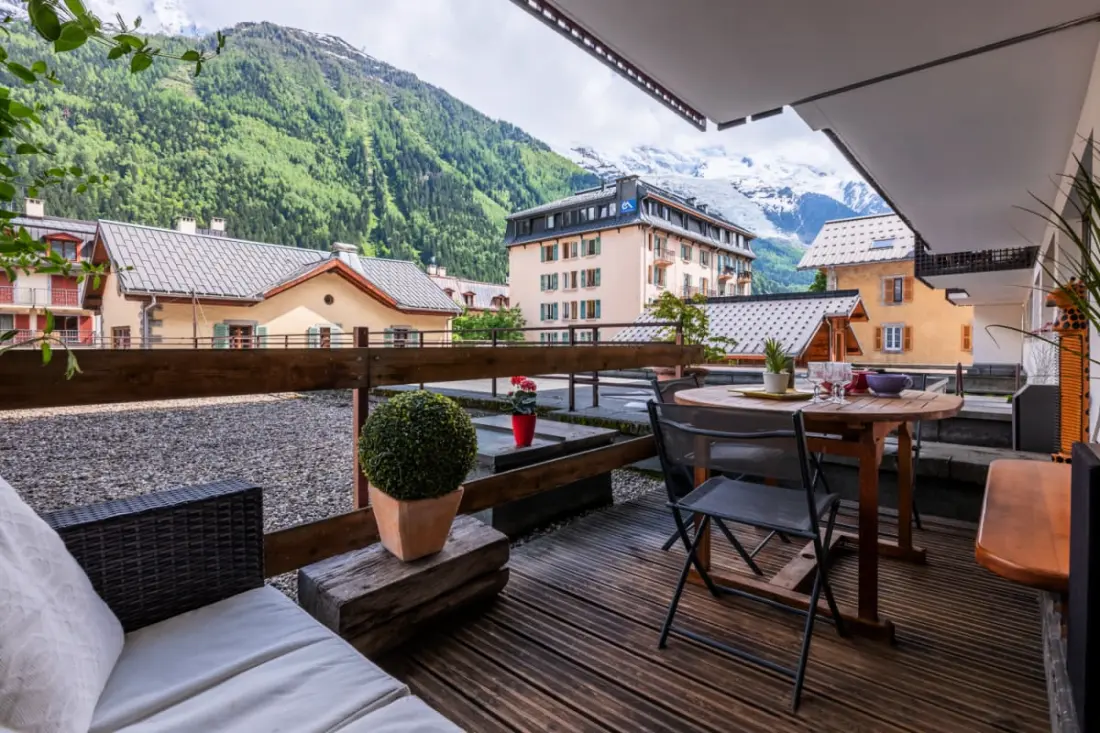 Rue Piétonne Chamonix ~ Terrasse Vue Mont-blanc