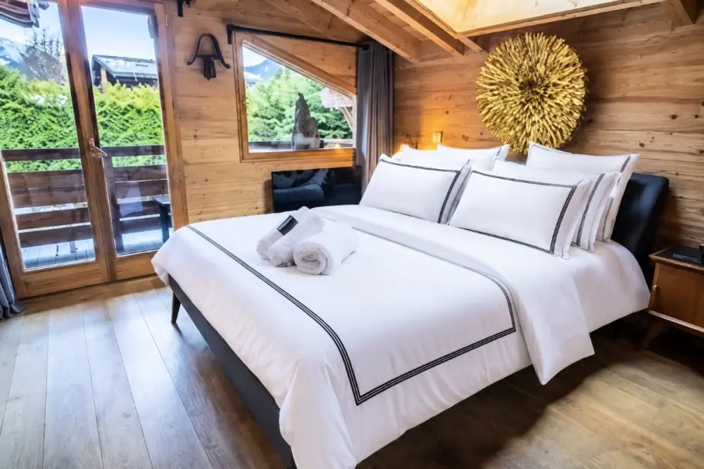 Chalet Design Avec Piscine Et Jacuzzi