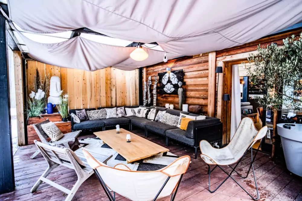 Chalet Design Avec Piscine Et Jacuzzi