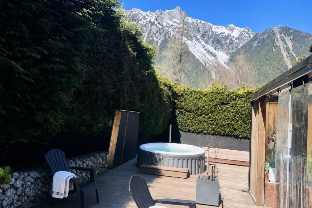 Chalet Design Avec Piscine Et Jacuzzi