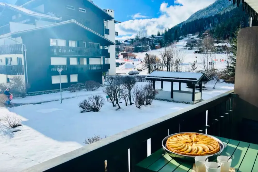 Vue Mont-blanc • Ski Aux Pieds • Parking