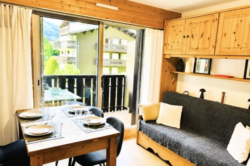 Vue Mont-blanc • Ski Aux Pieds • Parking