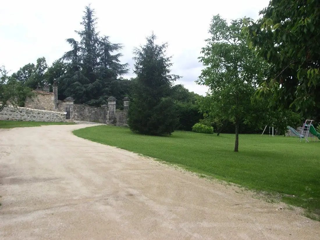 Maison de Vacances Charras 2