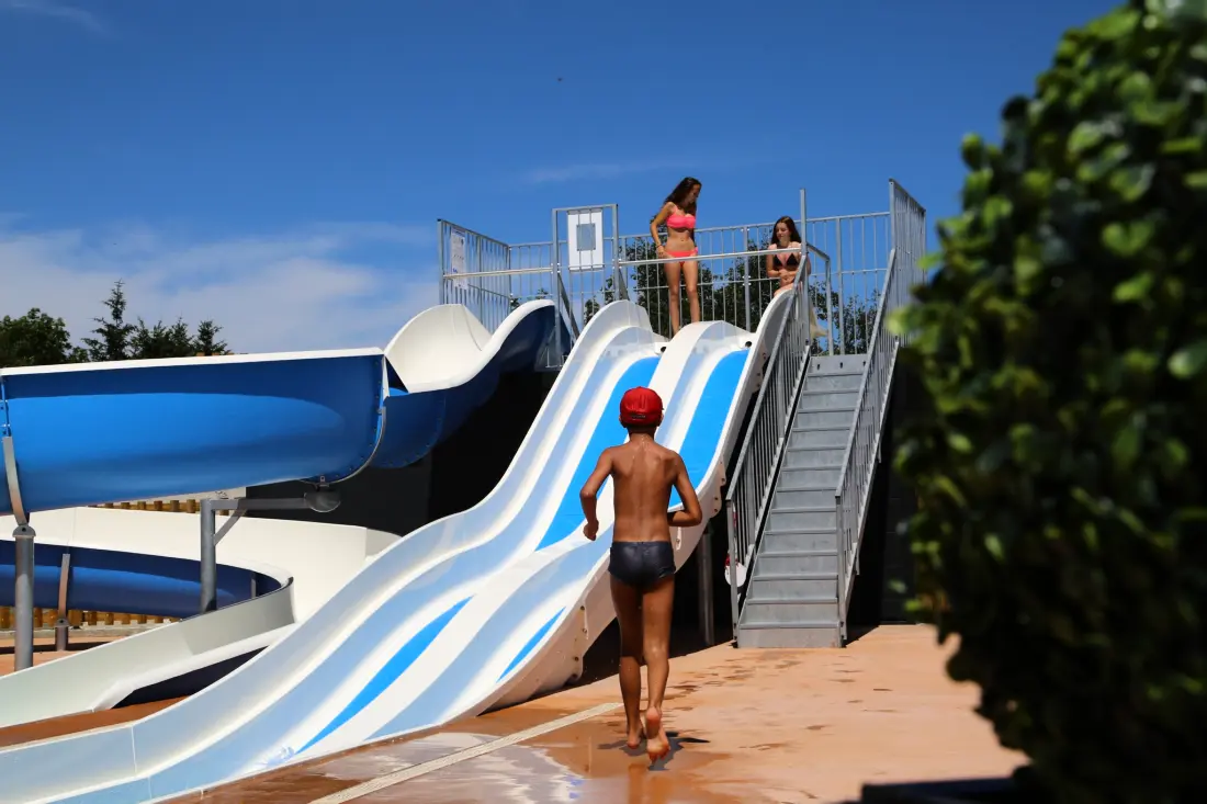 Camping Les Sous Bois du Lac 3 étoiles★★★