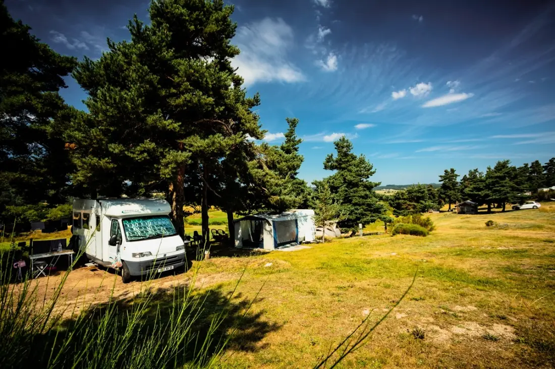 Camping Les Sous Bois du Lac 3 étoiles★★★