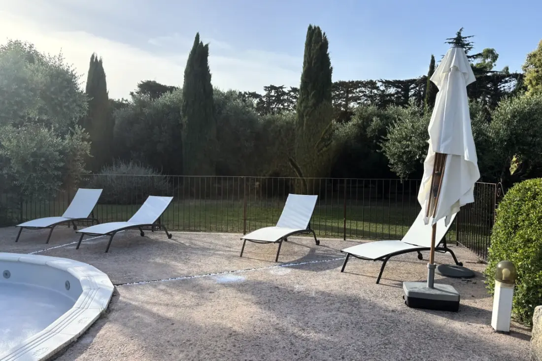 Beau Mas Provençal Avec Piscine