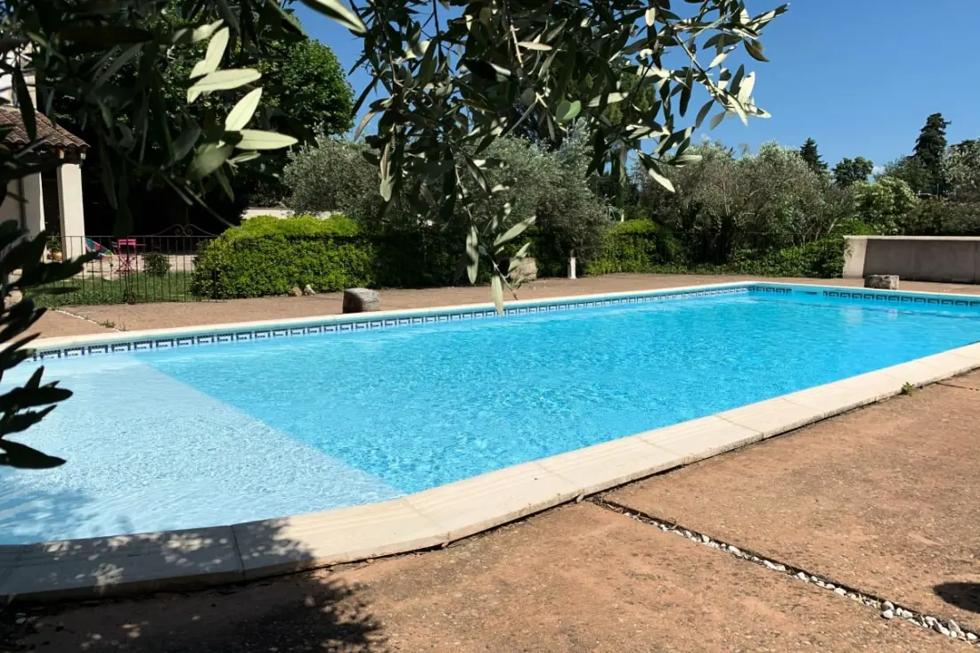Beau Mas Provençal Avec Piscine