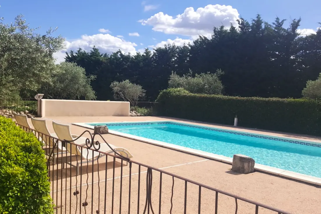 Beau Mas Provençal Avec Piscine