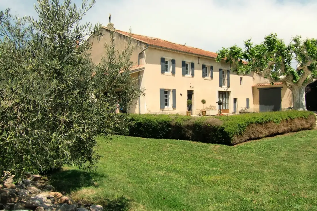 Beau Mas Provençal Avec Piscine