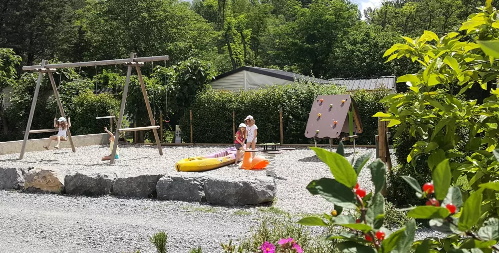 Camping Le Coin Charmant 3 étoiles★★★
