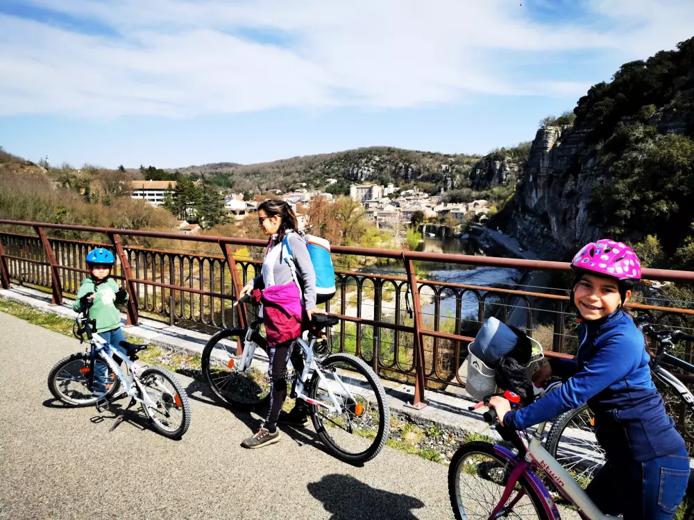 Camping Le Coin Charmant 3 étoiles★★★