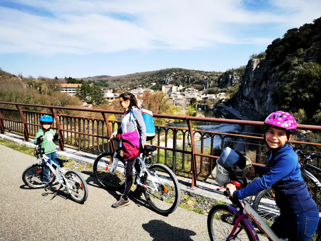Camping Le Coin Charmant 3 étoiles★★★