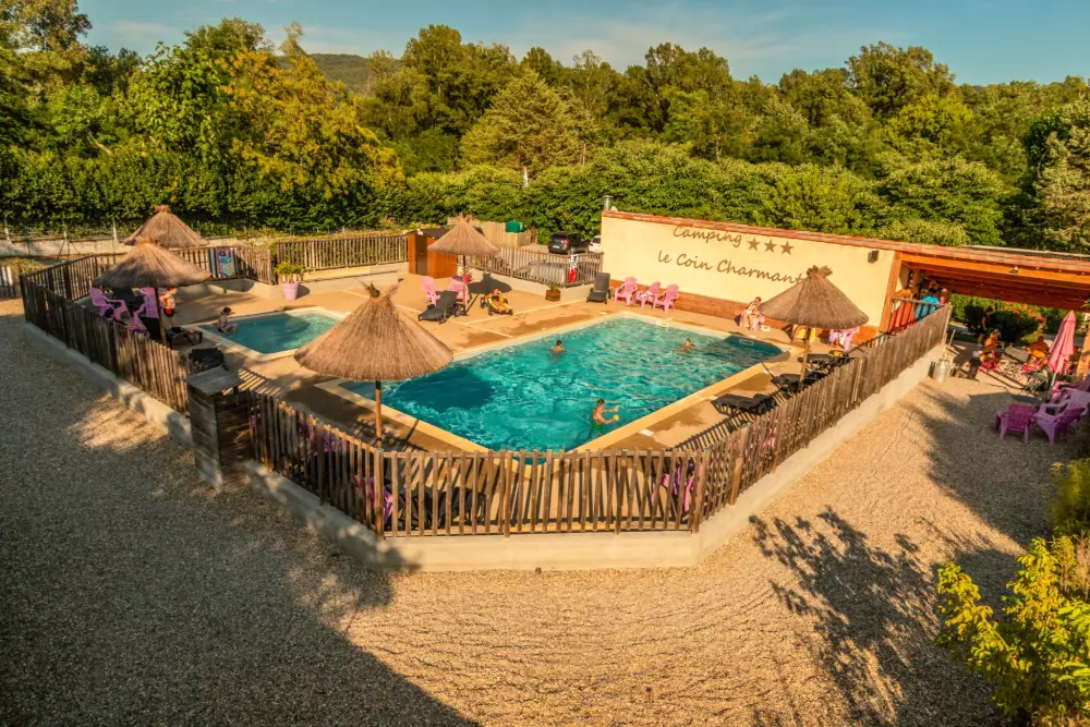 Camping Le Coin Charmant 3 étoiles★★★