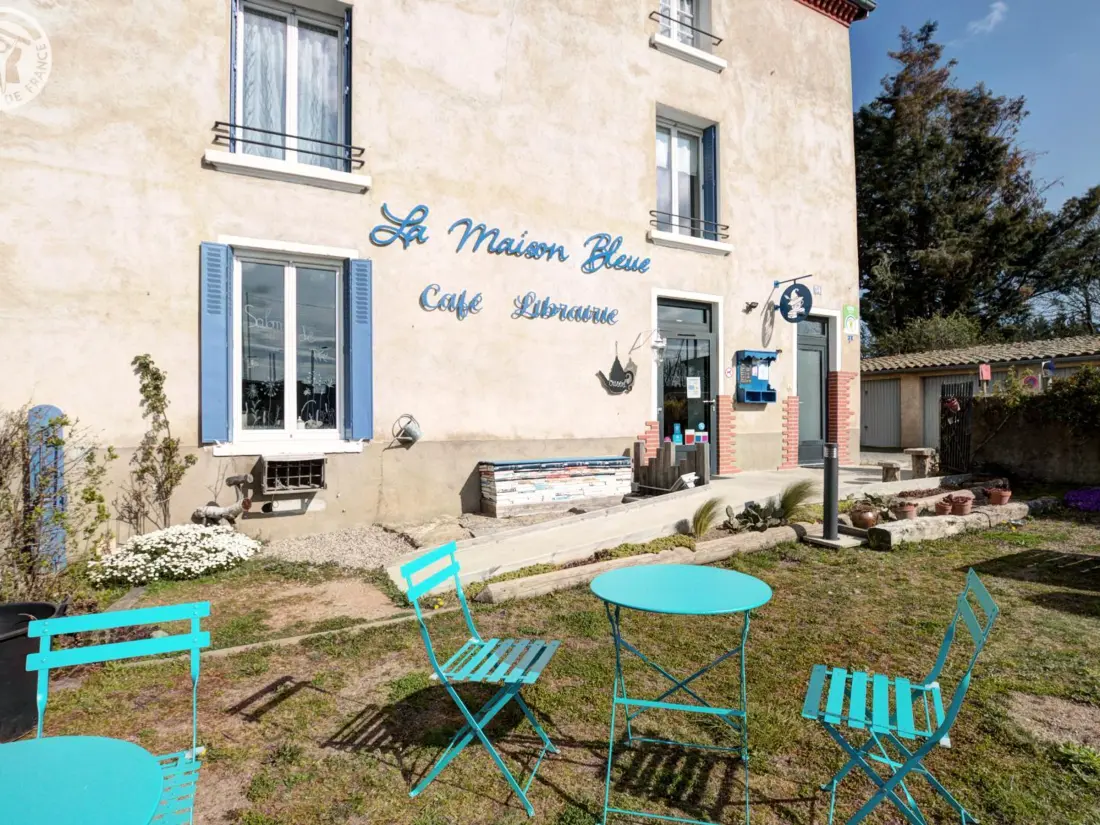 Location de Vacances CHAZELLES-SUR-LYON 3
