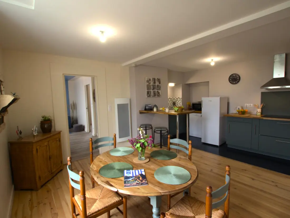 Location de Vacances CHAZELLES-SUR-LYON 3