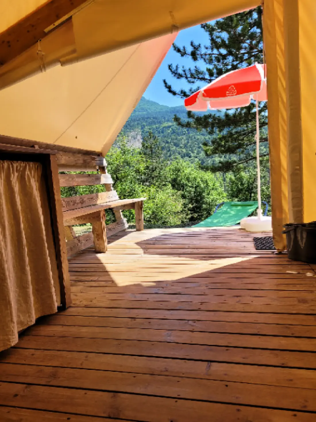 Flower Camping Le Clot du Jay 3 étoiles★★★