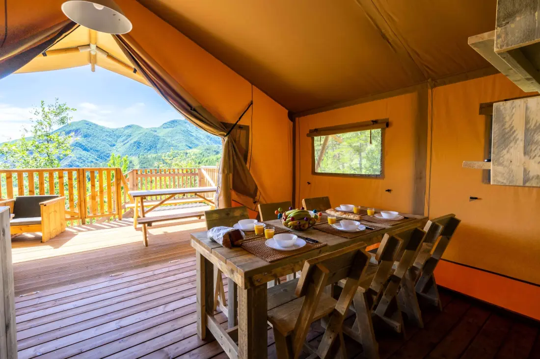 Flower Camping Le Clot du Jay 3 étoiles★★★