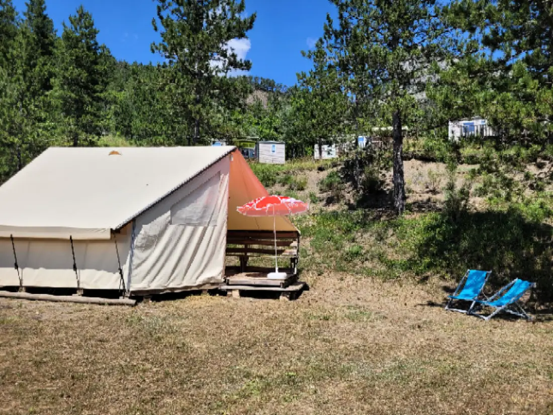 Flower Camping Le Clot du Jay 3 étoiles★★★