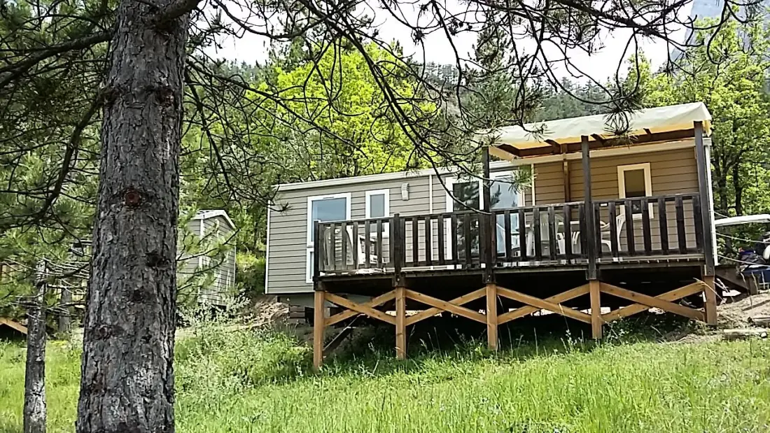 Flower Camping Le Clot du Jay 3 étoiles★★★