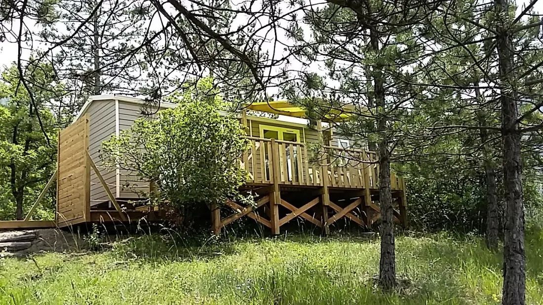 Flower Camping Le Clot du Jay 3 étoiles★★★