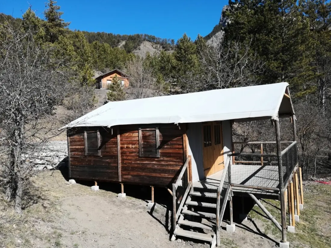 Flower Camping Le Clot du Jay 3 étoiles★★★
