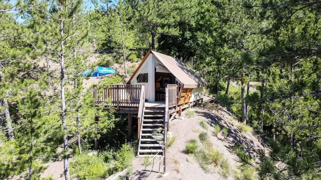 Flower Camping Le Clot du Jay 3 étoiles★★★
