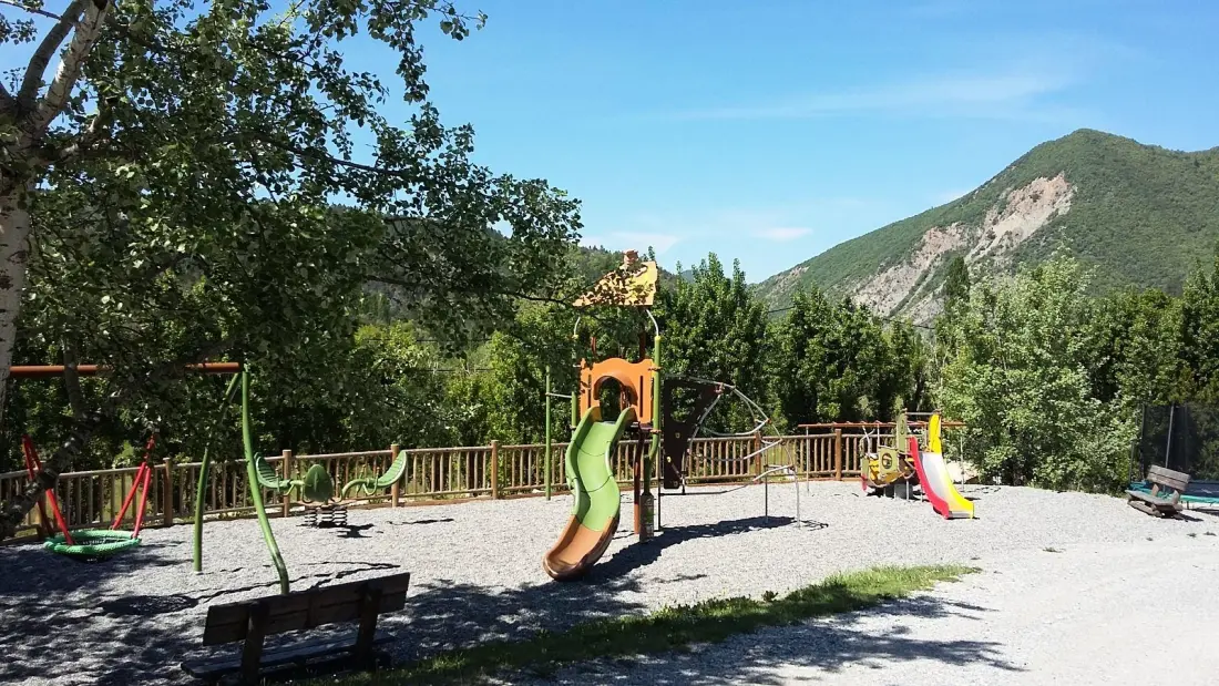 Flower Camping Le Clot du Jay 3 étoiles★★★