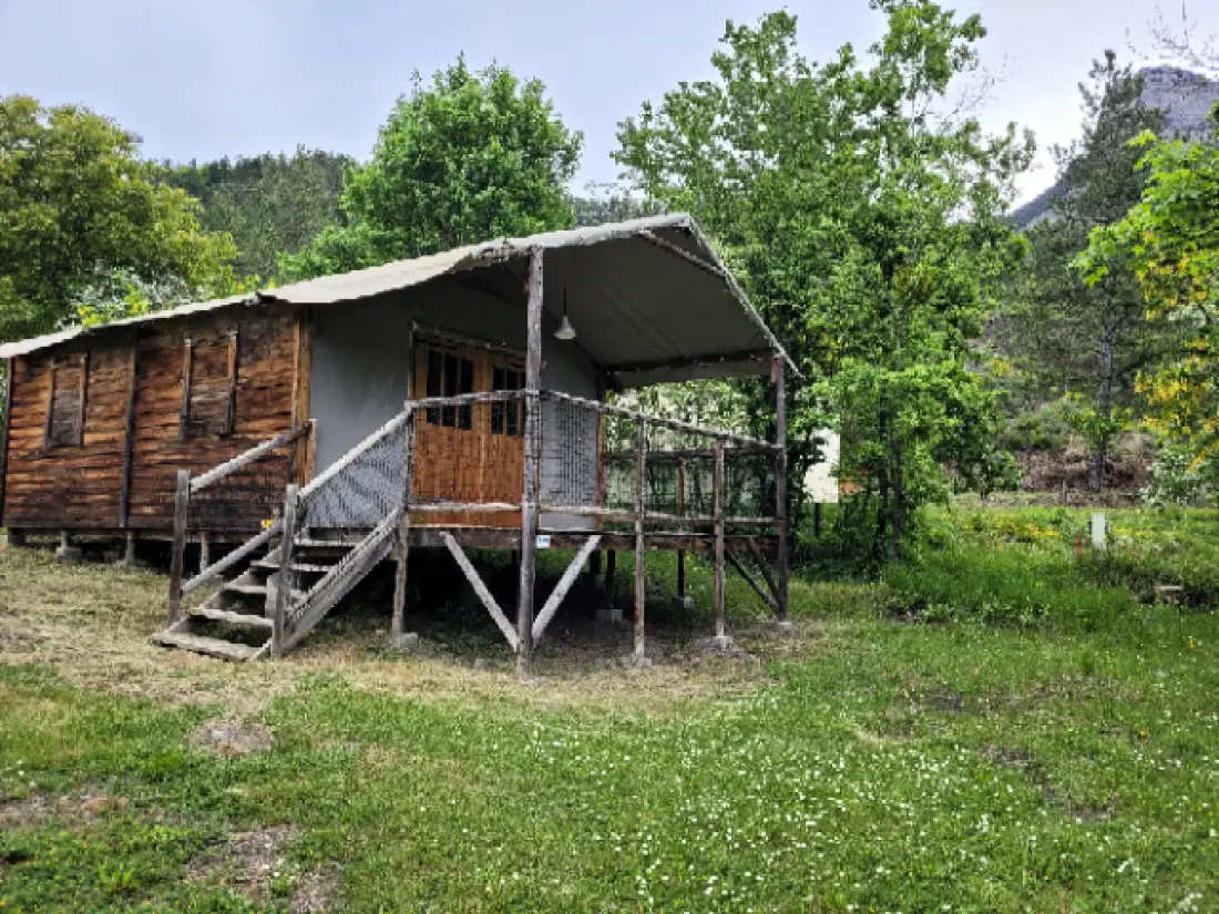 Flower Camping Le Clot du Jay 3 étoiles★★★