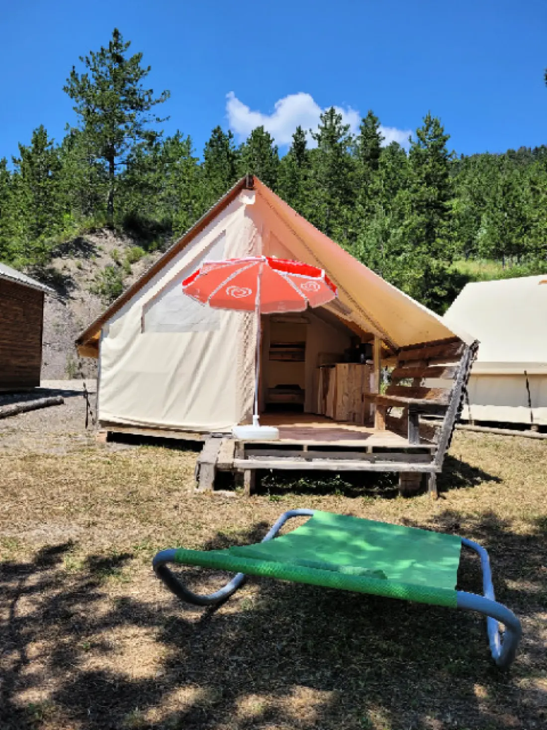 Flower Camping Le Clot du Jay 3 étoiles★★★