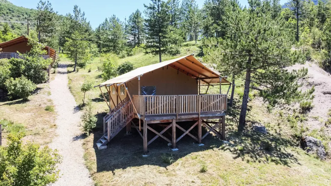 Flower Camping Le Clot du Jay 3 étoiles★★★