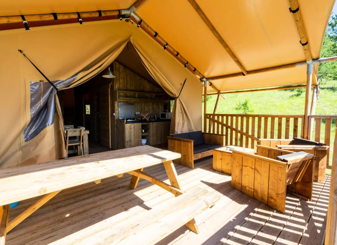 Flower Camping Le Clot du Jay 3 étoiles★★★