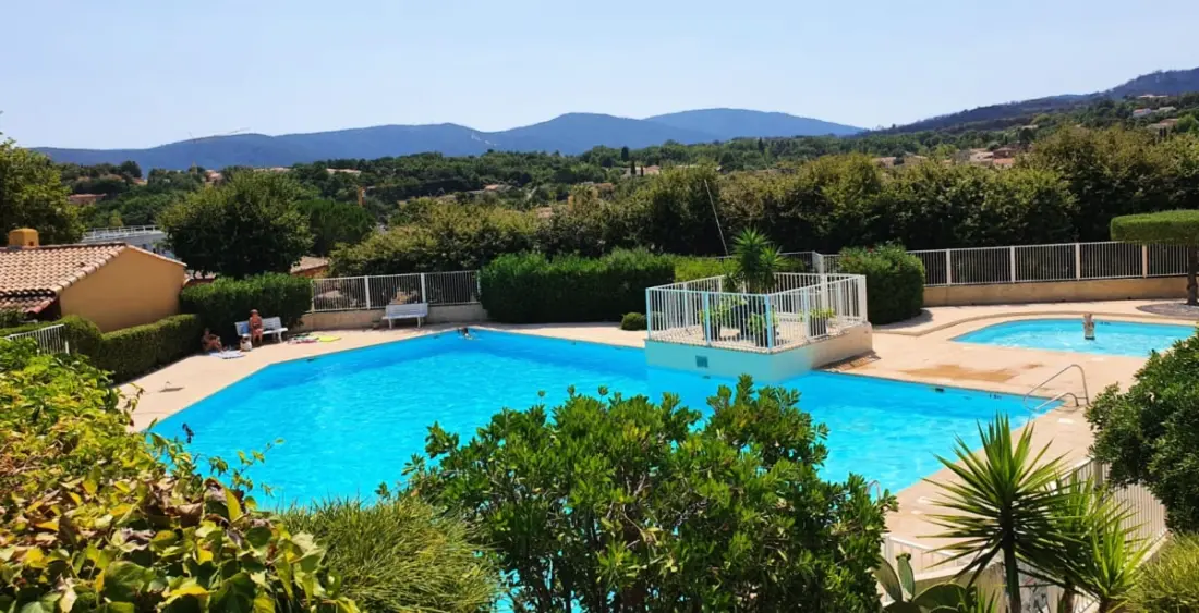 Appartement F2 En Résidence Avec Piscine