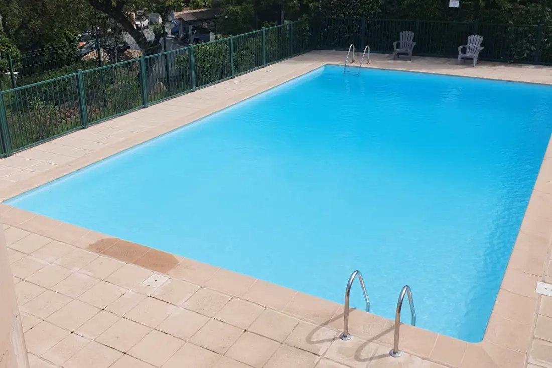 Maison Individuelle Avec 3 Piscines