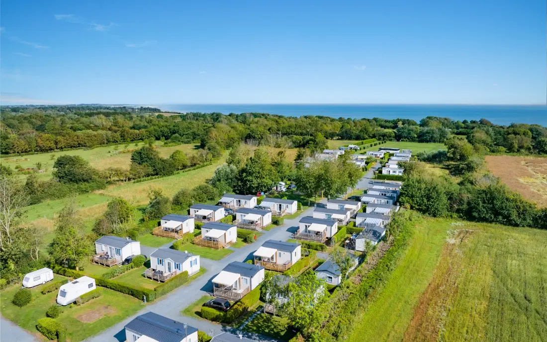 Camping Le Robinson 31 étoiles★