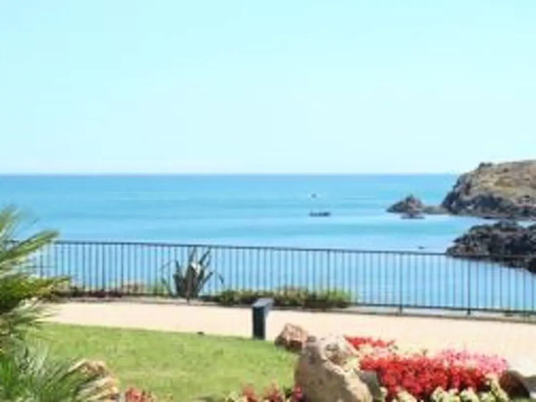 Résidence mit Blick auf das Wasser