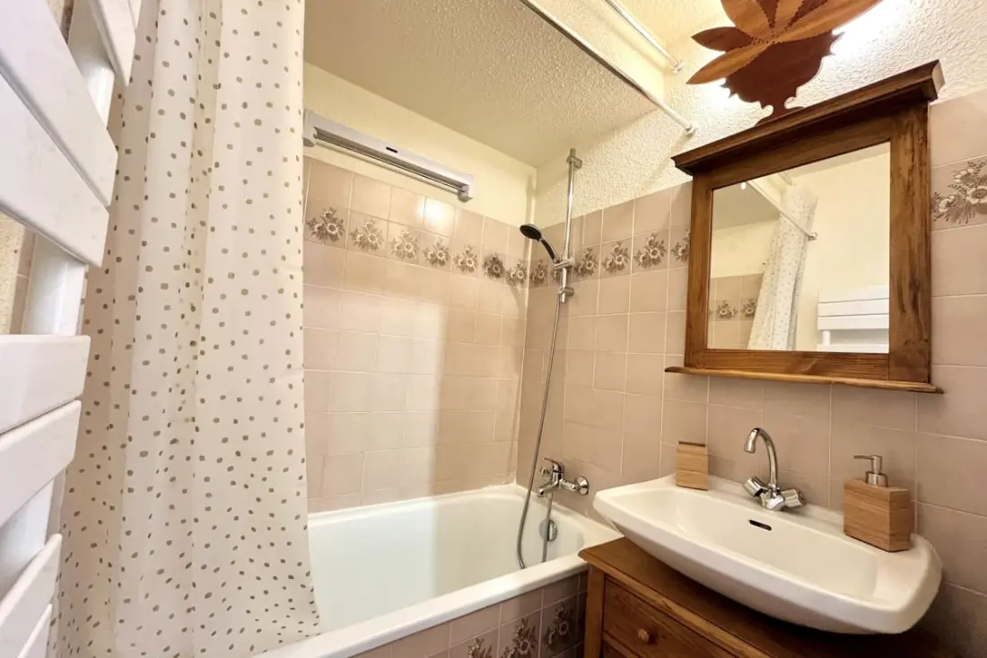 Appartement Lumineux à Combloux, Proche Ski