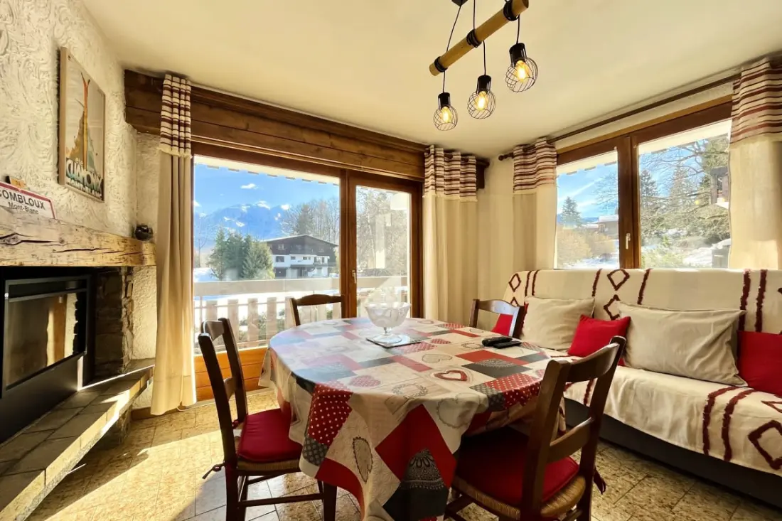 Vue Mont-blanc Et Pistes à Pied à Combloux