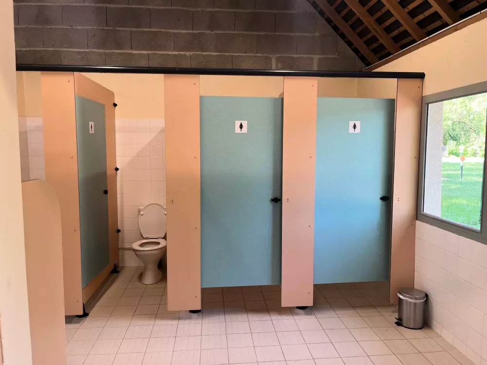 Camping Les Saules De Cormery