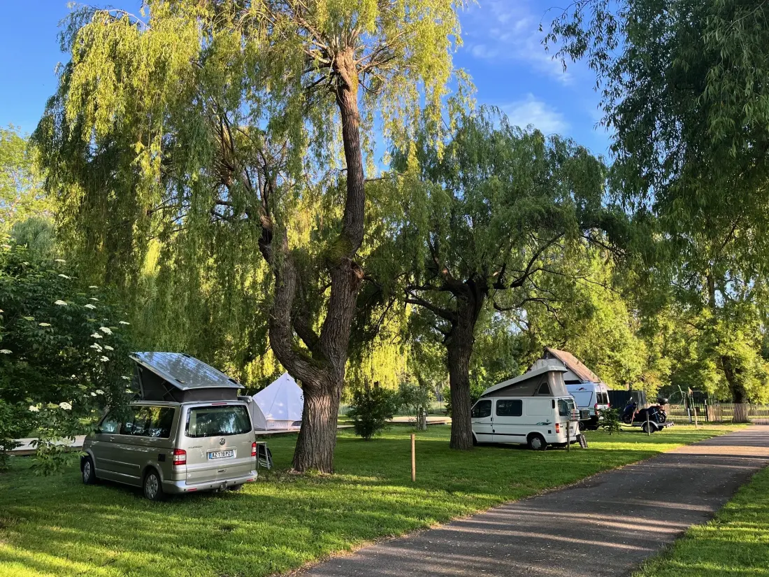 Camping Les Saules De Cormery