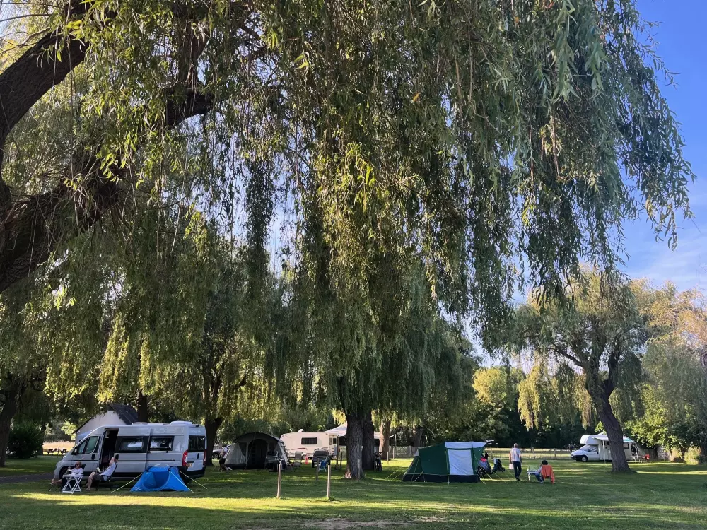 Camping Les Saules De Cormery