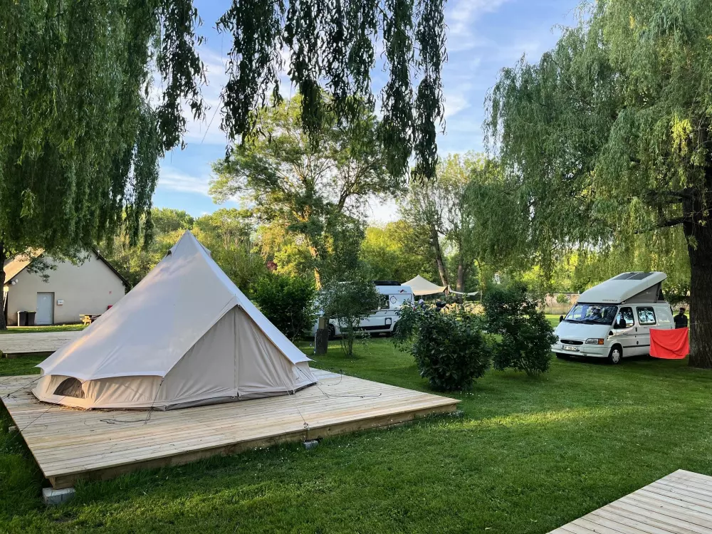 Camping Les Saules De Cormery