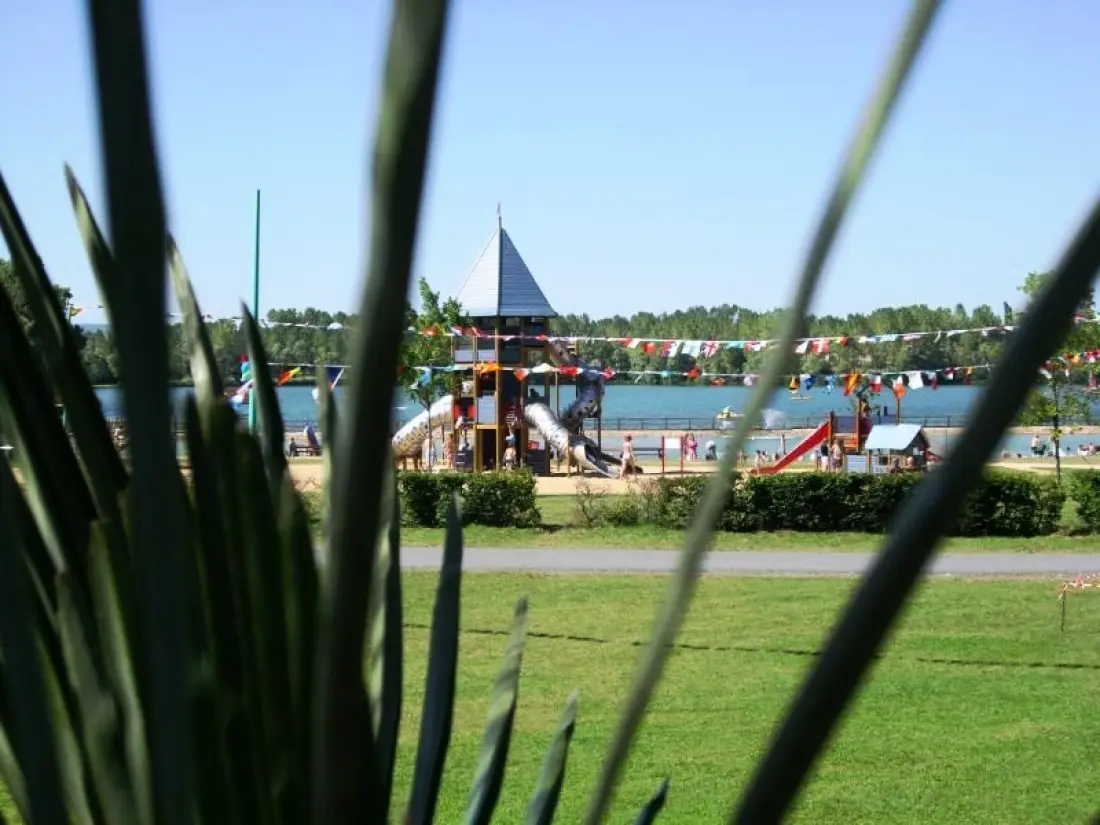Base de Loisirs - Camping du Lac Cormoranche 4 étoiles★★★★