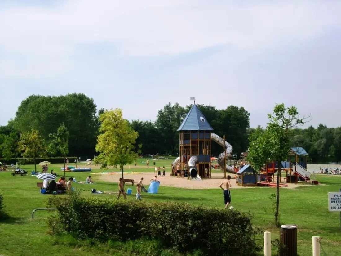 Base de Loisirs - Camping du Lac Cormoranche 4 étoiles★★★★