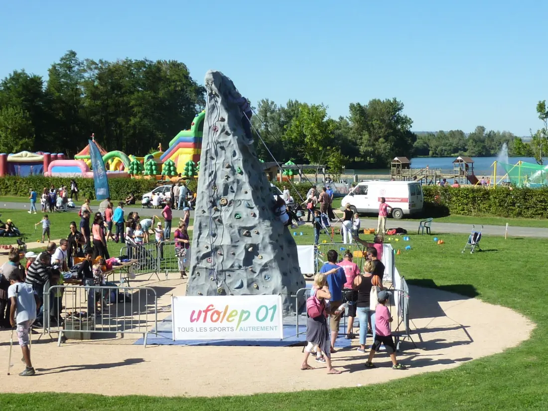 Base de Loisirs - Camping du Lac Cormoranche 4 étoiles★★★★