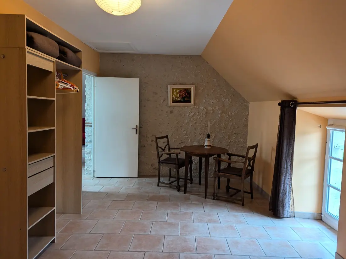 Maison de Vacances Cravant 2